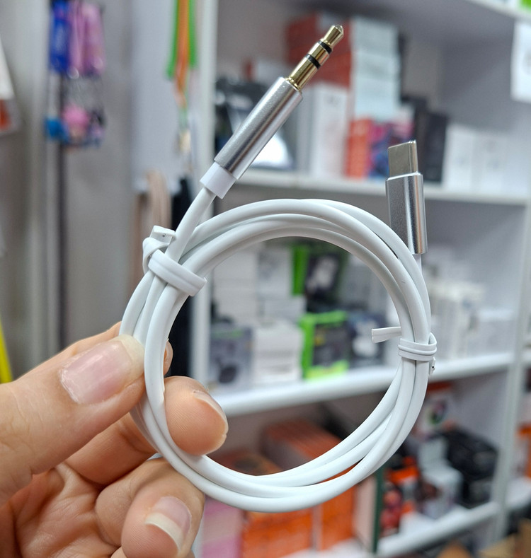 کابل تبدیل تایپ c به AUX مدل IZ56
