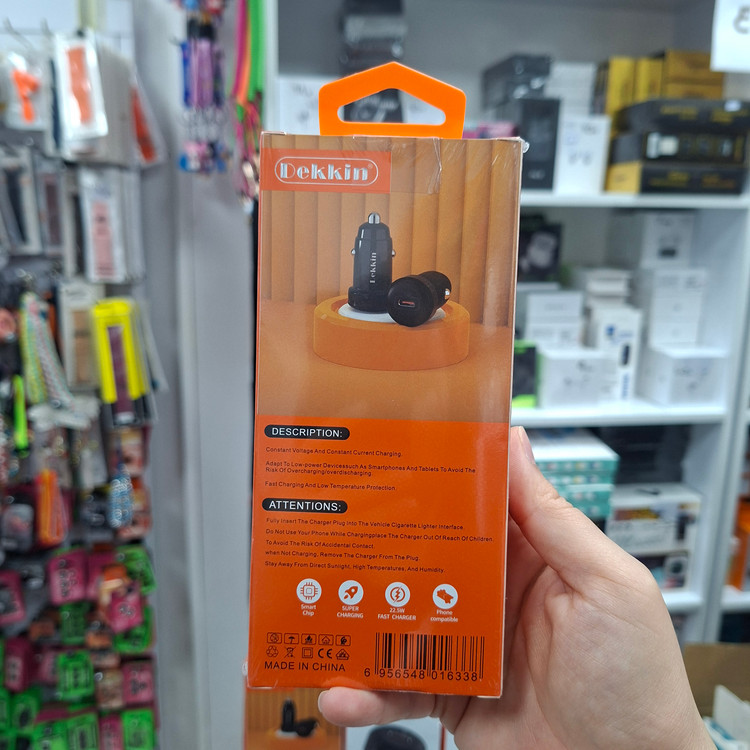 شارژر فندکی دکین فوق سریع مدل Dekkin DK-CC90 دارای یک عدد کابل